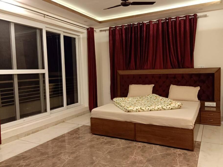 Vila Pine Peak Kasauli Exteriér fotografie