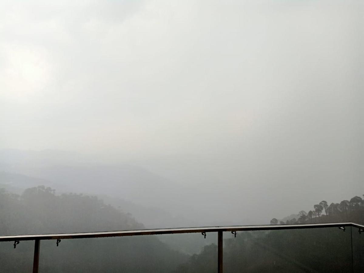 Vila Pine Peak Kasauli Exteriér fotografie